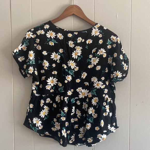 Forever 21 babydoll daisy print T-shirt size L - Picture 2 of 11